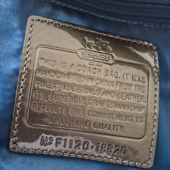 COACH Metallic gold leather hobo shoulder bag. Excellent Condition. - Picture 6 of 7